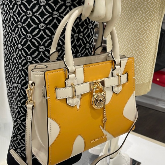 MICHAEL KORS Hamilton Small Two-Tone Satchel
COLOR GOLDEN ROD MULTI
NWT - Picture 13 of 16